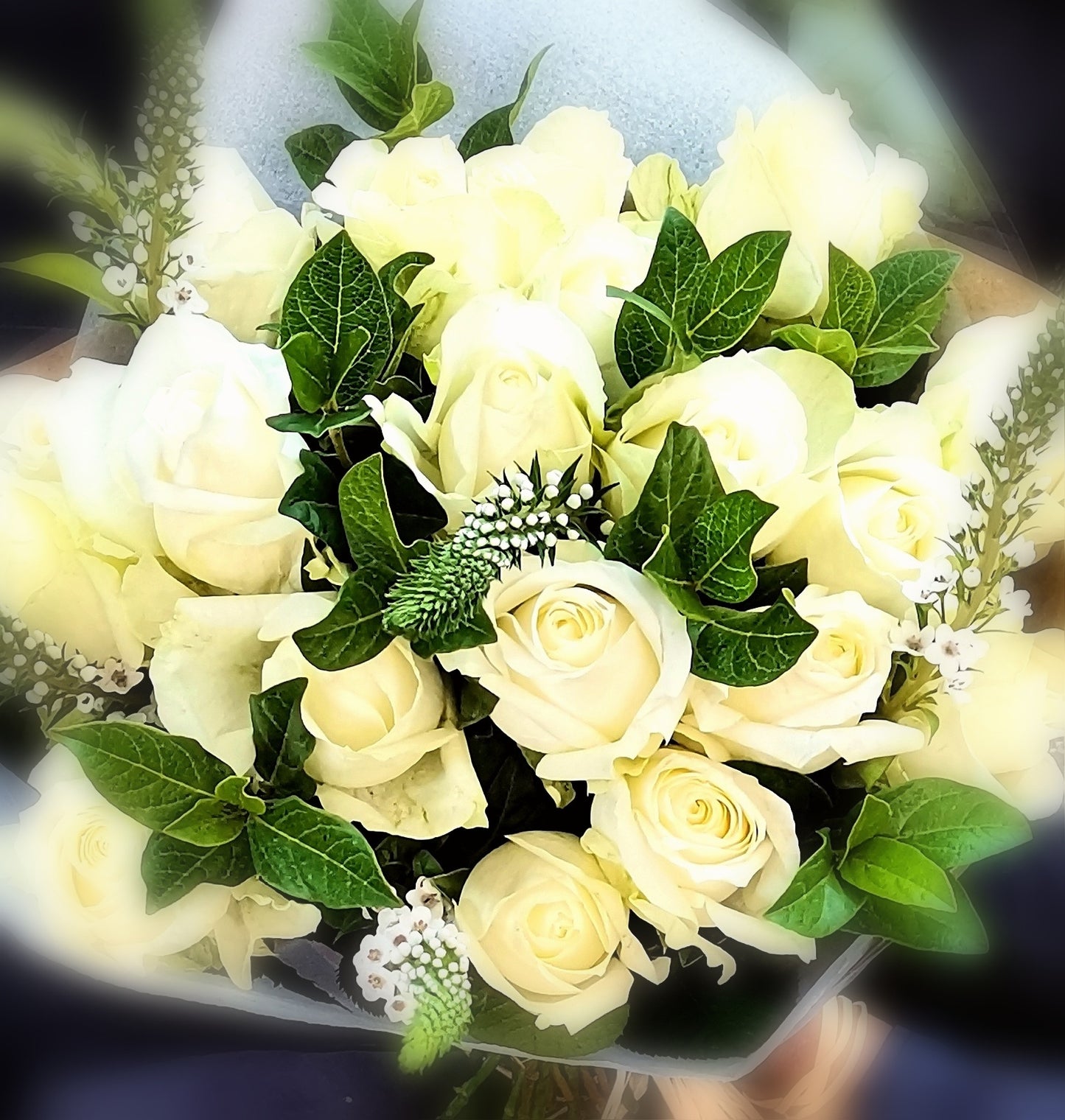 CLASSIC WHITE ROSE BUNCHES