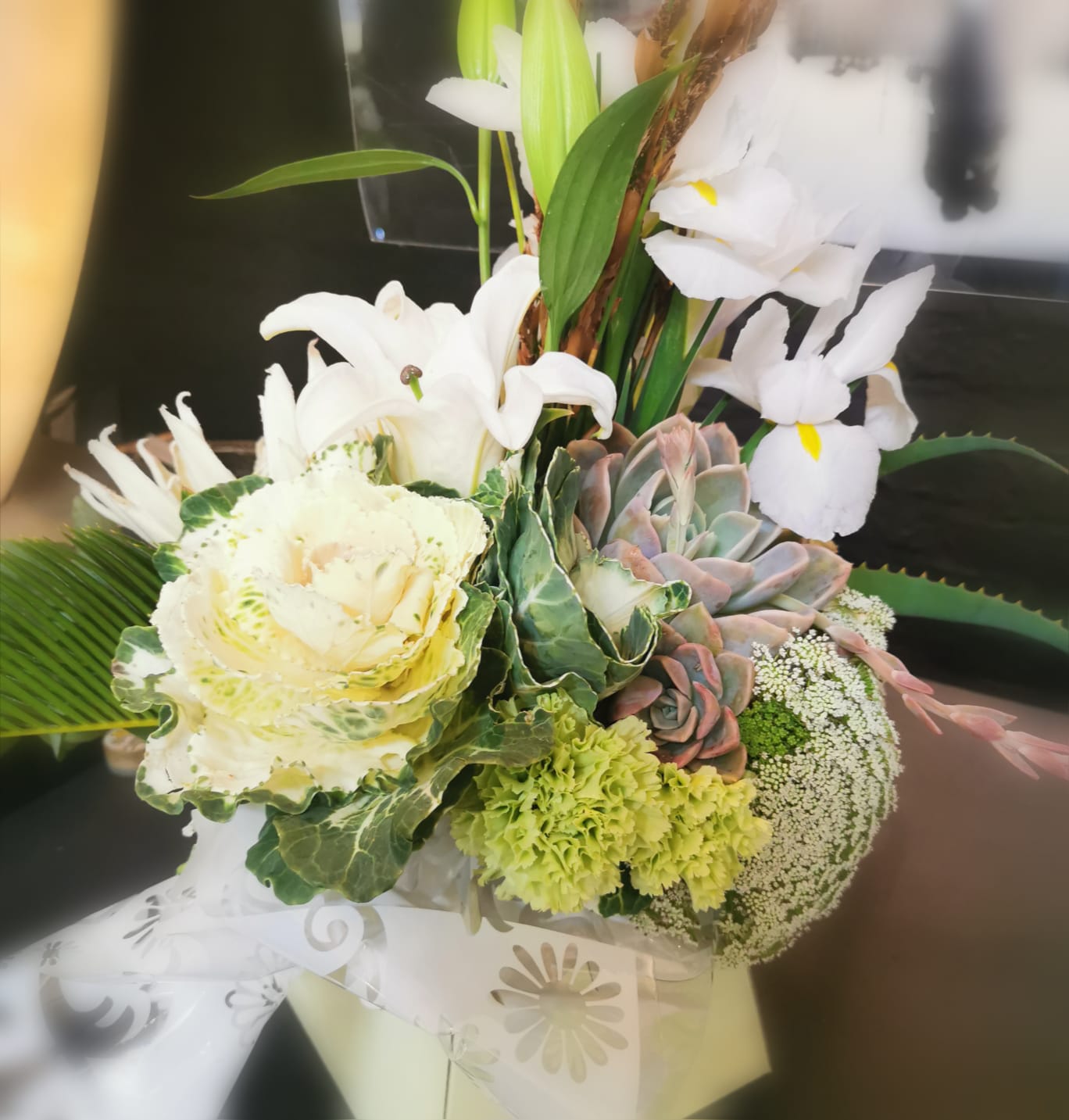 White/Cream Coloured Parisian Posy