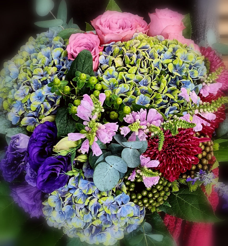 Summer Bunches Hostess Bunch (Seasonal)