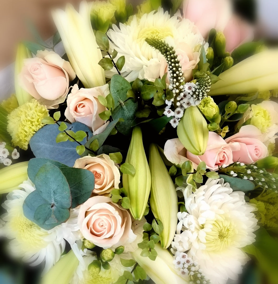 White/Cream Coloured Hostess Bunch
