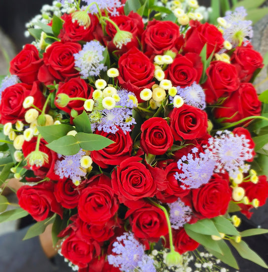 Red Coloured Rose Hostess Bunch