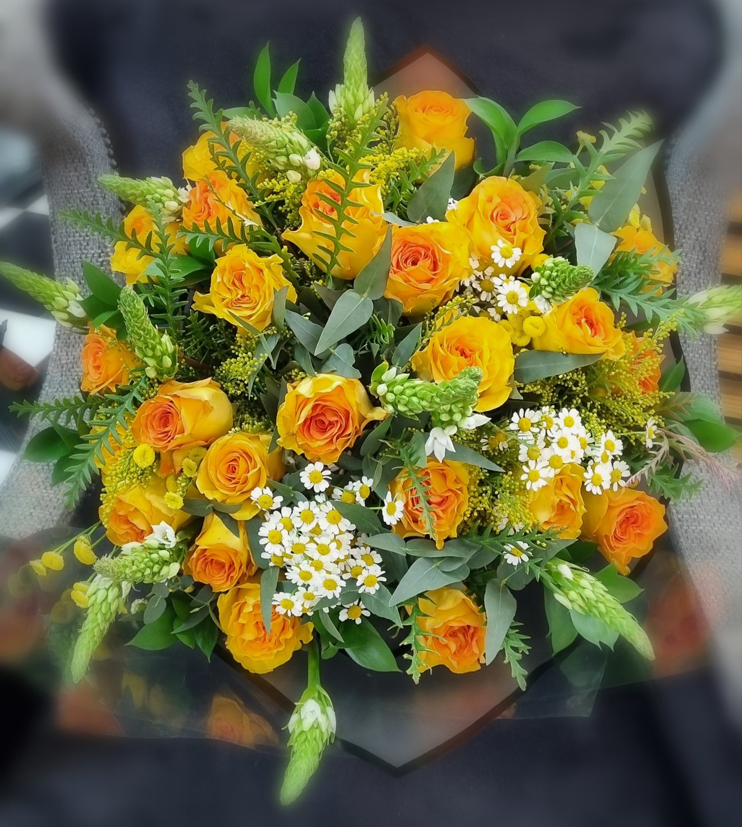 Classic Yellow Coloured Rose Bunch