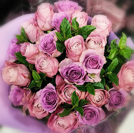 Classic Pink/Lavender/Lilac Coloured Rose Bunch