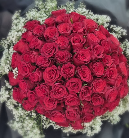 Classic Red/Red Variegated Rose Bunch