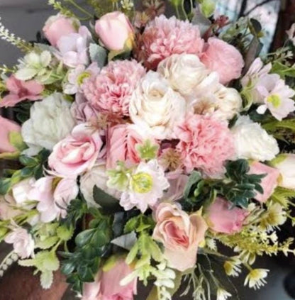 Pink/Lavender/Lilac Coloured Hostess Bunch