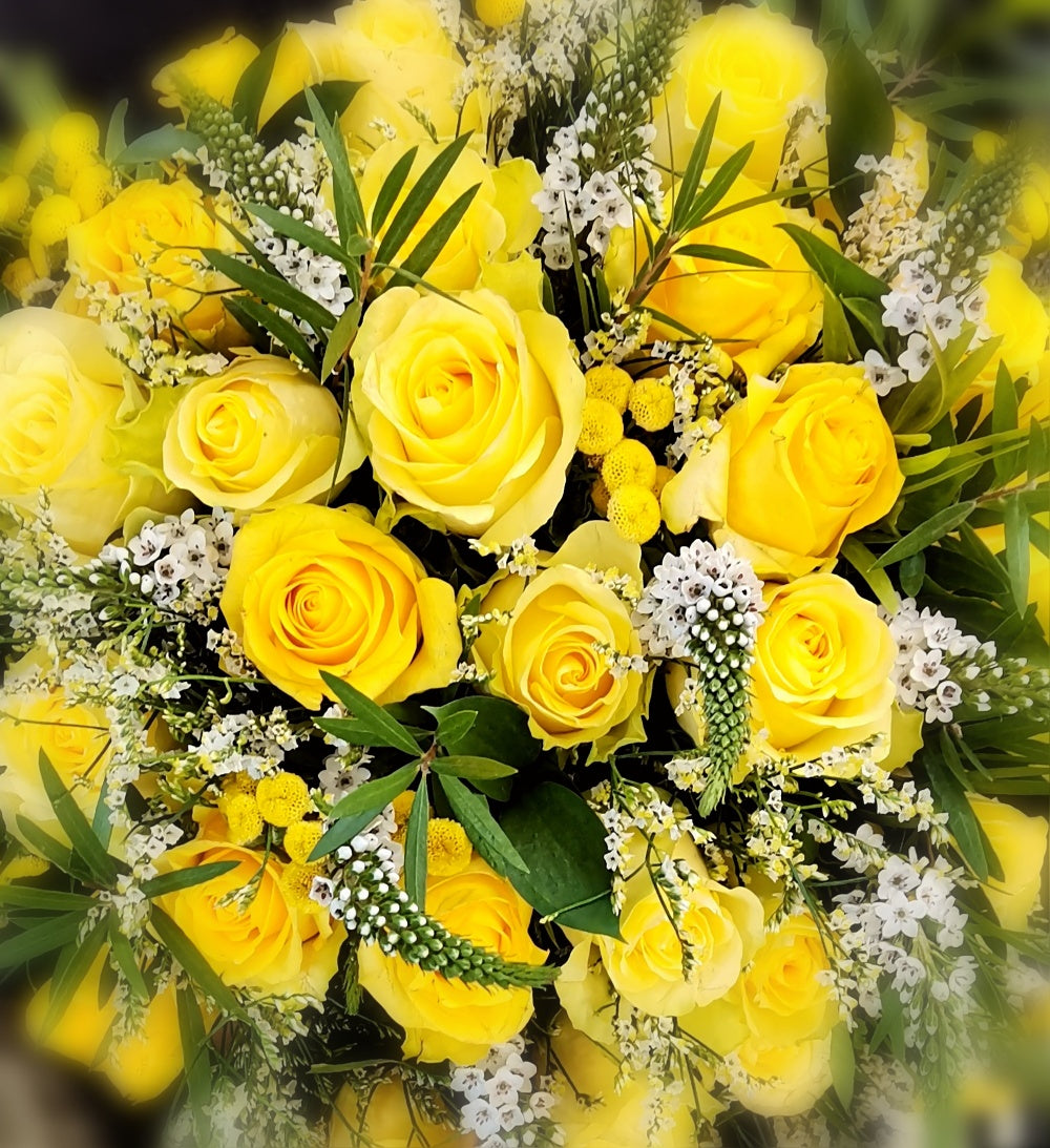 Yellow Coloured Rose Hostess Bunch